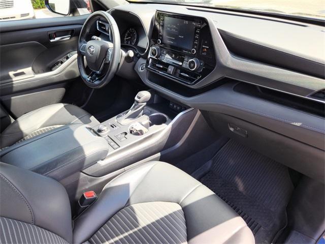 used 2021 Toyota Highlander car, priced at $32,979