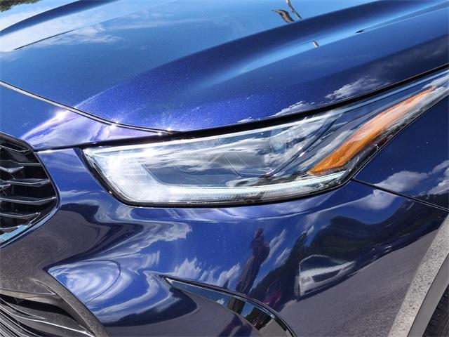 used 2021 Toyota Highlander car, priced at $32,979