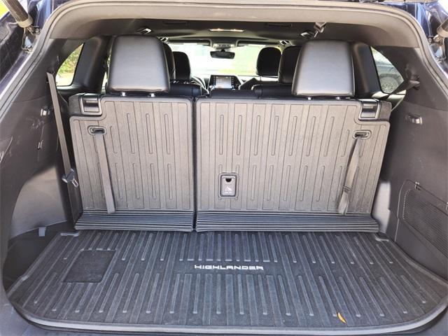 used 2021 Toyota Highlander car, priced at $32,979