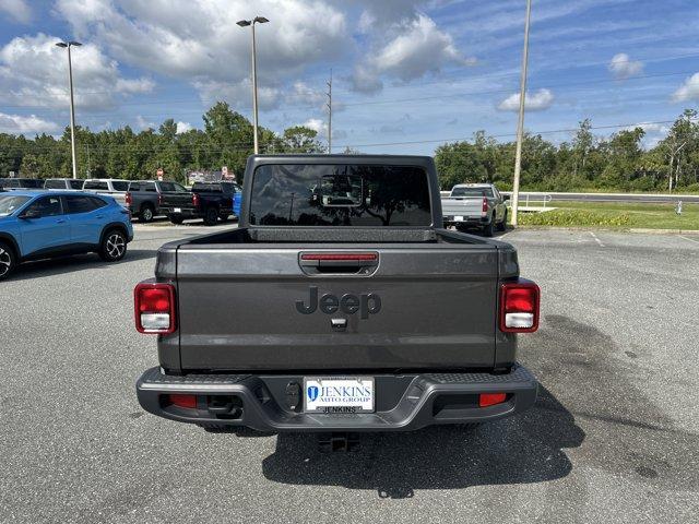 new 2025 Jeep Gladiator car, priced at $45,485