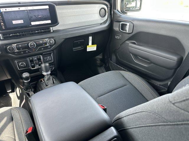 new 2025 Jeep Gladiator car, priced at $45,485