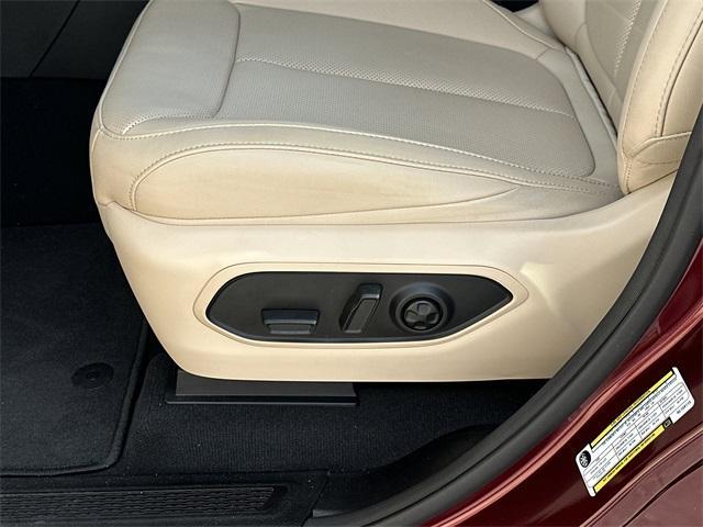 used 2024 Jeep Grand Cherokee car, priced at $34,956