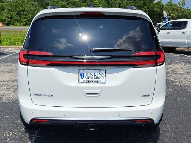 new 2024 Chrysler Pacifica car, priced at $47,808