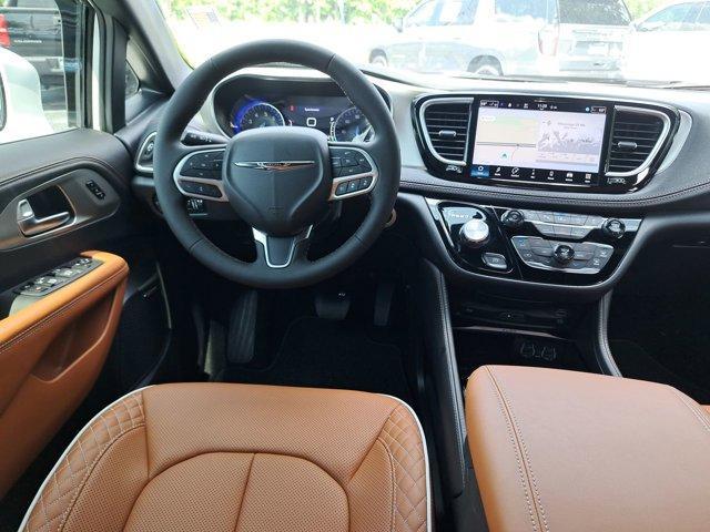 new 2024 Chrysler Pacifica car, priced at $47,808