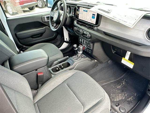 new 2025 Jeep Wrangler car, priced at $40,326
