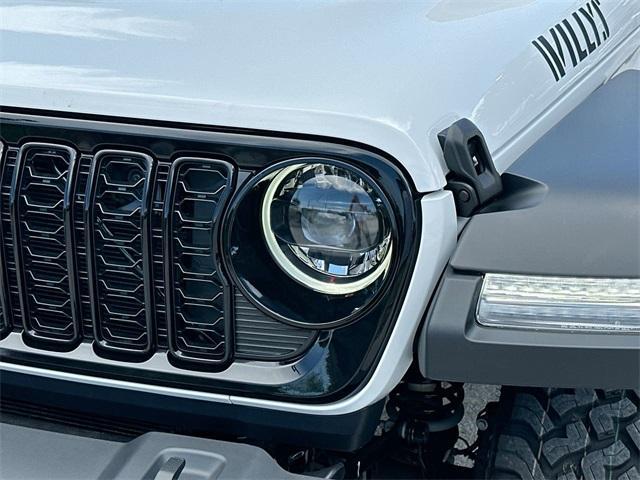 new 2025 Jeep Wrangler car, priced at $40,326