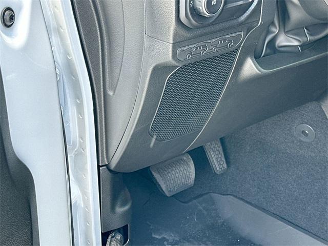 new 2025 Jeep Wrangler car, priced at $40,326