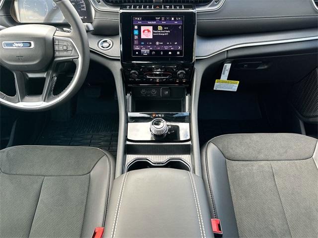 new 2025 Jeep Grand Cherokee car, priced at $43,805