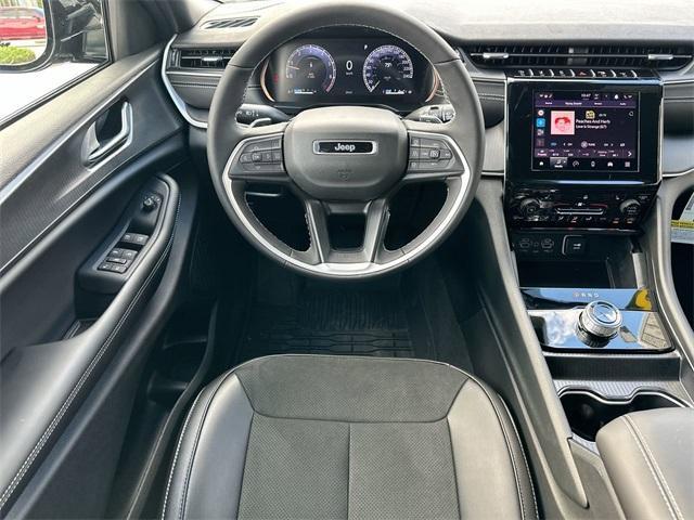 new 2025 Jeep Grand Cherokee car, priced at $43,805