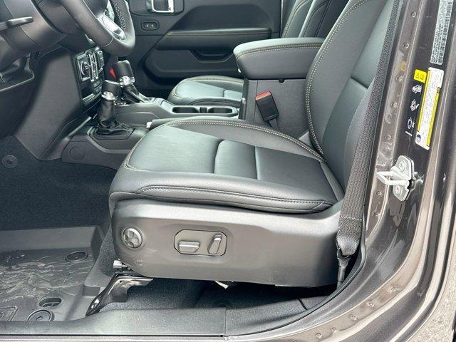 new 2025 Jeep Wrangler car, priced at $55,109
