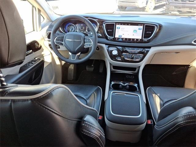 used 2023 Chrysler Pacifica car, priced at $27,553