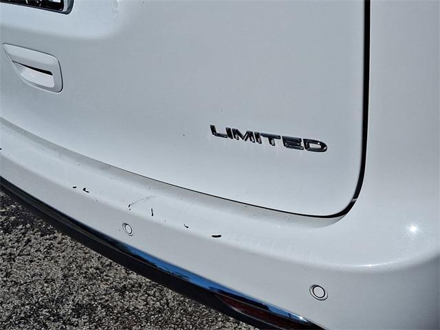 used 2023 Chrysler Pacifica car, priced at $27,553