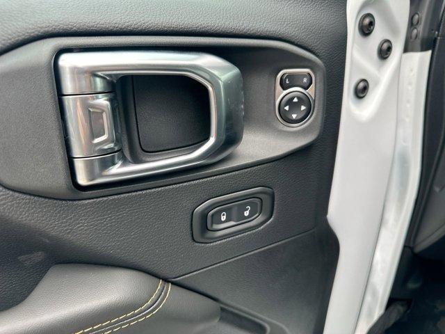 new 2025 Jeep Wrangler car, priced at $54,526