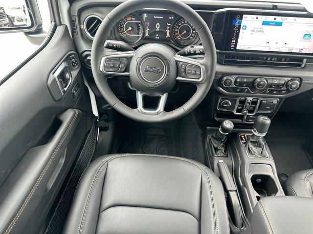 new 2025 Jeep Wrangler car, priced at $54,526