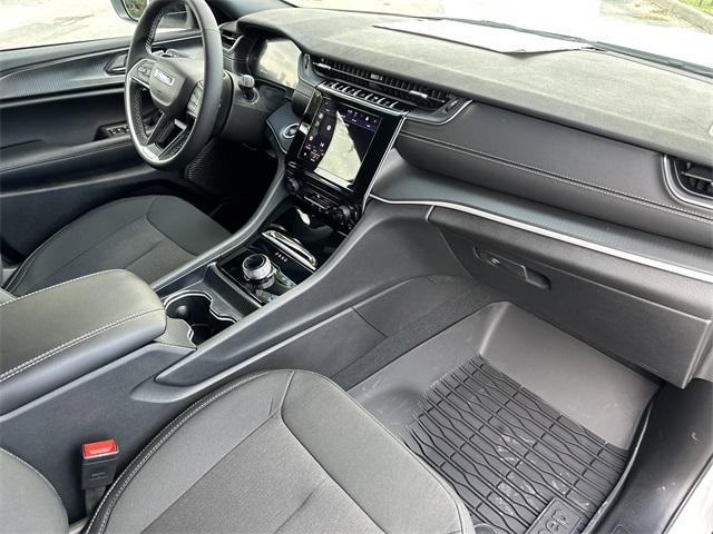 new 2025 Jeep Grand Cherokee car, priced at $40,209
