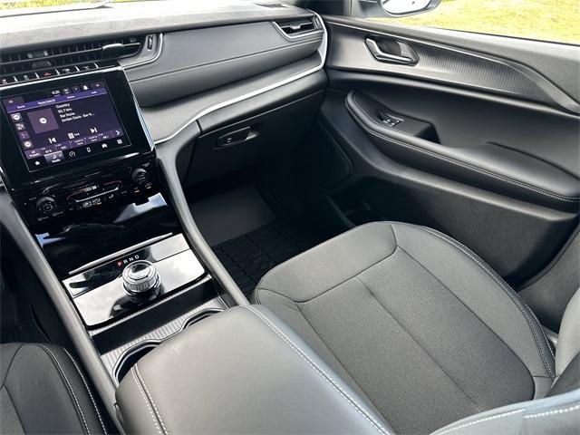 new 2025 Jeep Grand Cherokee car, priced at $40,209
