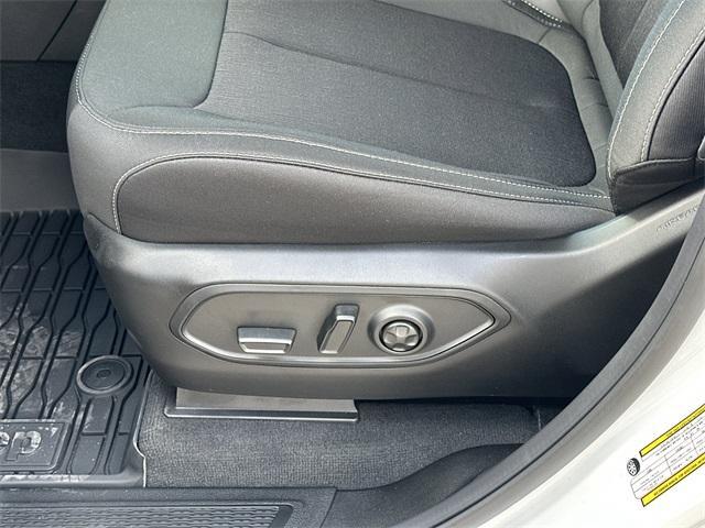 new 2025 Jeep Grand Cherokee car, priced at $40,209