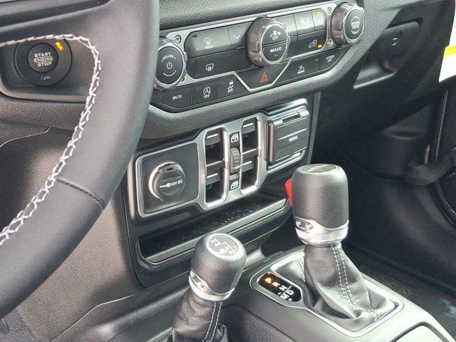 new 2025 Jeep Gladiator car, priced at $41,717