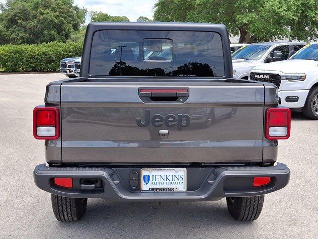 new 2025 Jeep Gladiator car, priced at $41,717