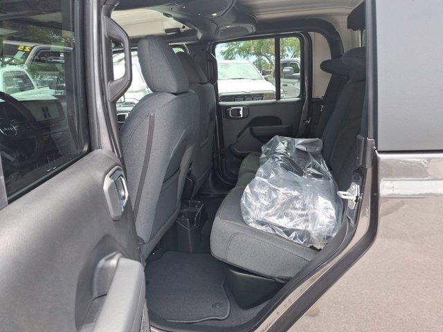 new 2025 Jeep Gladiator car, priced at $41,717