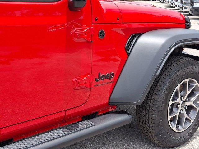 new 2025 Jeep Gladiator car, priced at $47,583