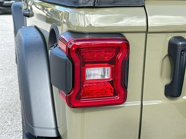 new 2025 Jeep Wrangler car, priced at $44,326