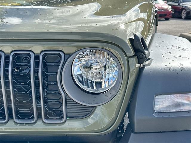 new 2025 Jeep Wrangler car, priced at $44,326