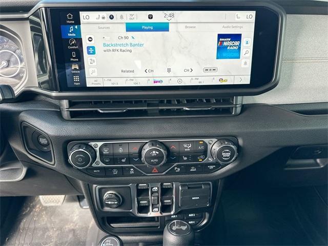 new 2025 Jeep Wrangler car, priced at $44,326