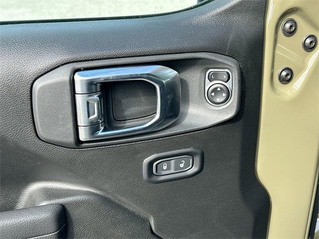 new 2025 Jeep Wrangler car, priced at $44,326