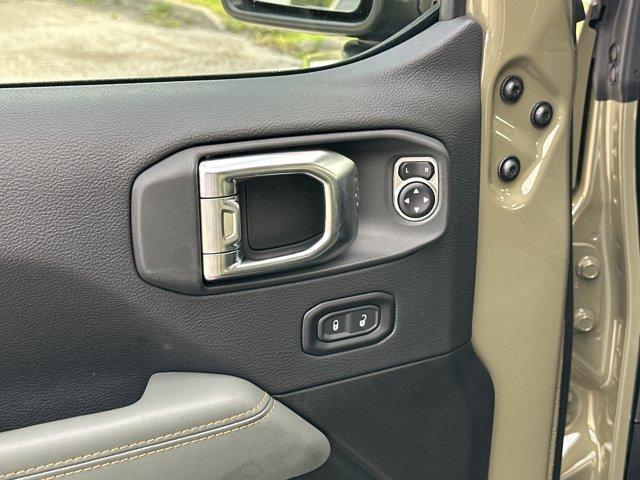 new 2025 Jeep Gladiator car, priced at $62,275