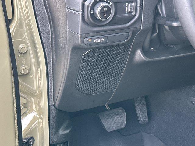 new 2025 Jeep Gladiator car, priced at $62,275