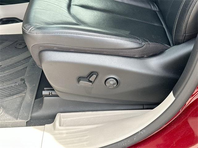 used 2022 Chrysler Pacifica car, priced at $27,976