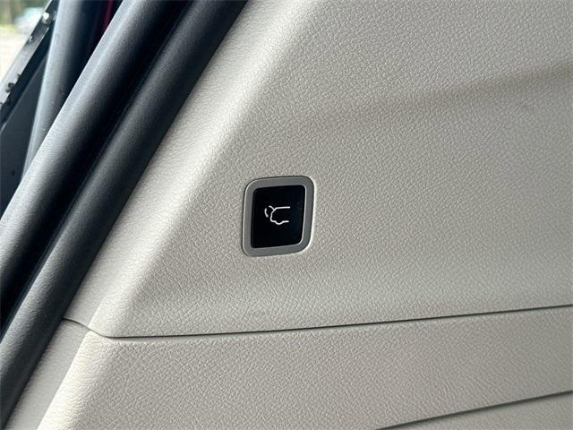 used 2022 Chrysler Pacifica car, priced at $27,976
