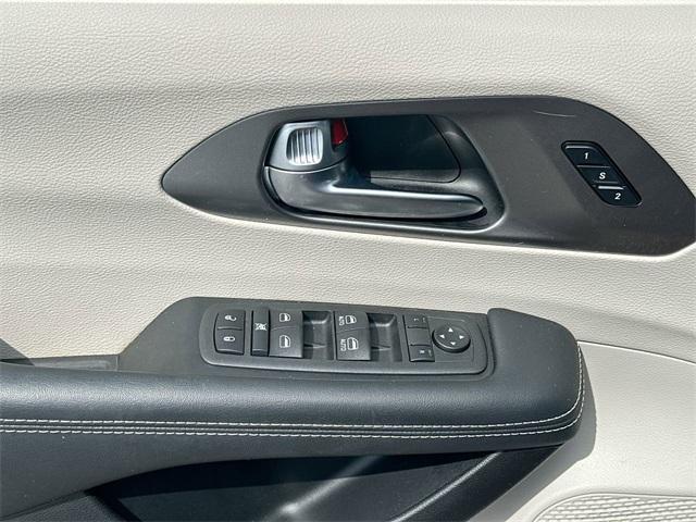 used 2022 Chrysler Pacifica car, priced at $27,976