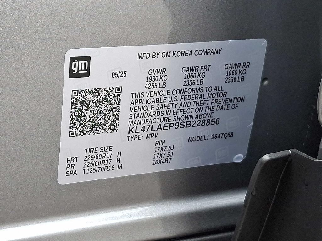 new 2025 Buick Envista car, priced at $27,280
