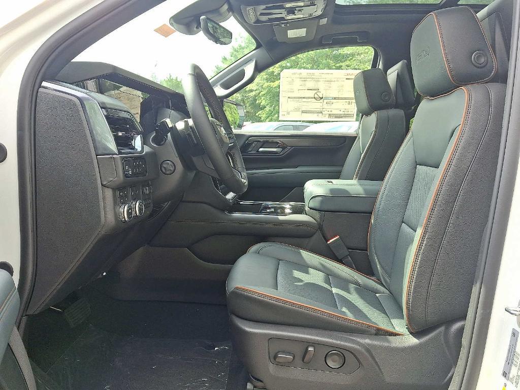 new 2025 GMC Yukon XL car, priced at $88,590