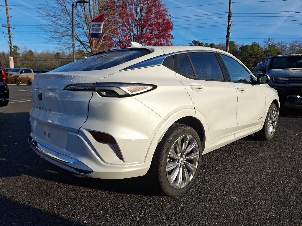 new 2025 Buick Envista car, priced at $31,885