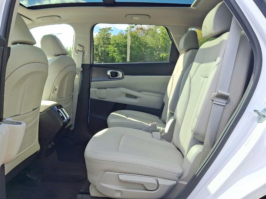 used 2022 Kia Sorento car, priced at $28,995