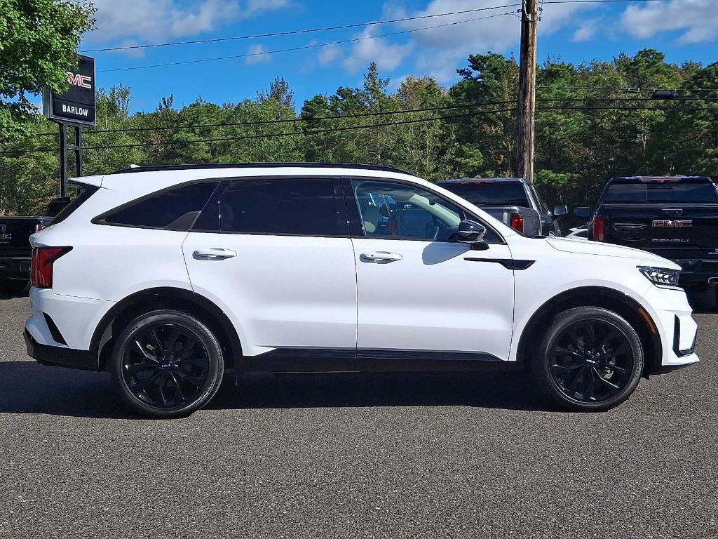 used 2022 Kia Sorento car, priced at $28,995