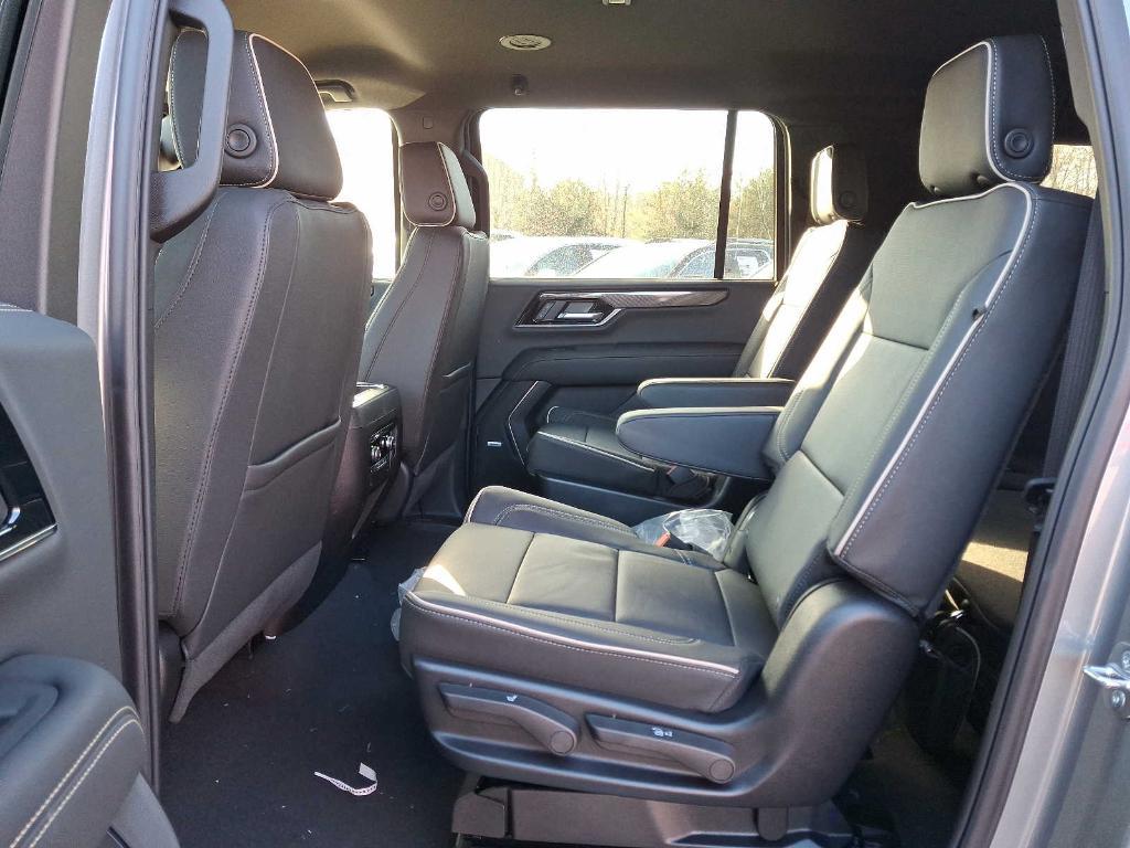 new 2025 GMC Yukon XL car, priced at $76,110