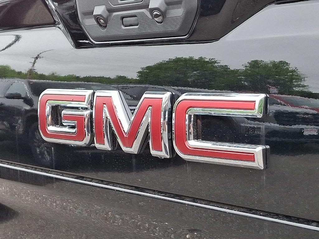 new 2025 GMC Sierra 1500 car, priced at $72,055