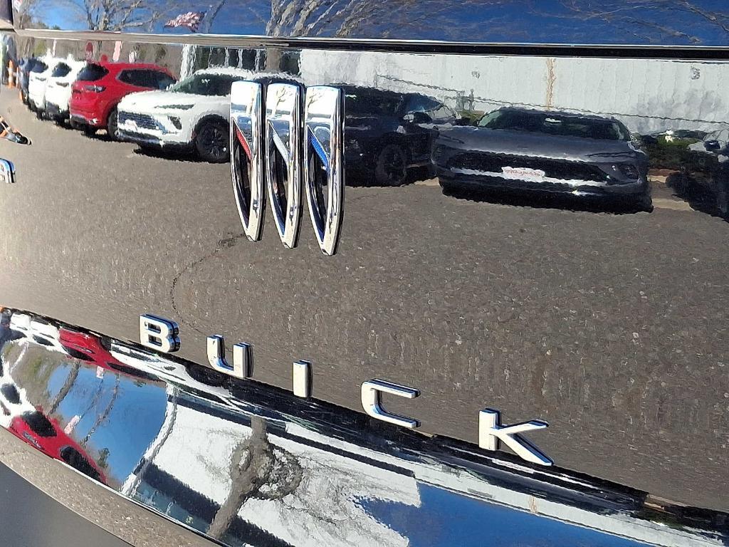 new 2025 Buick Envista car, priced at $26,298