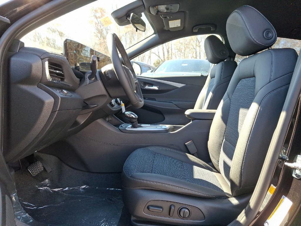 new 2025 Buick Envista car, priced at $27,180