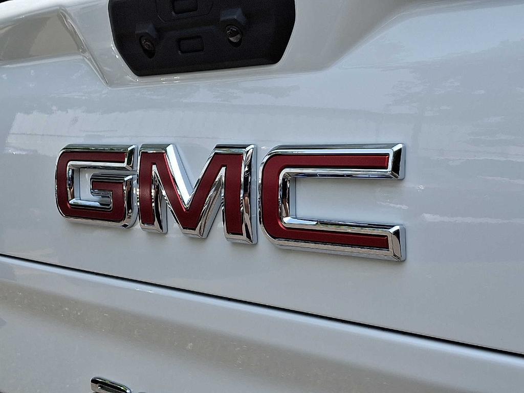 new 2025 GMC Sierra 1500 car, priced at $56,018