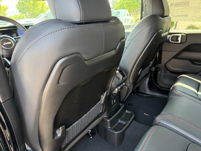 new 2025 Jeep Wrangler car, priced at $61,105