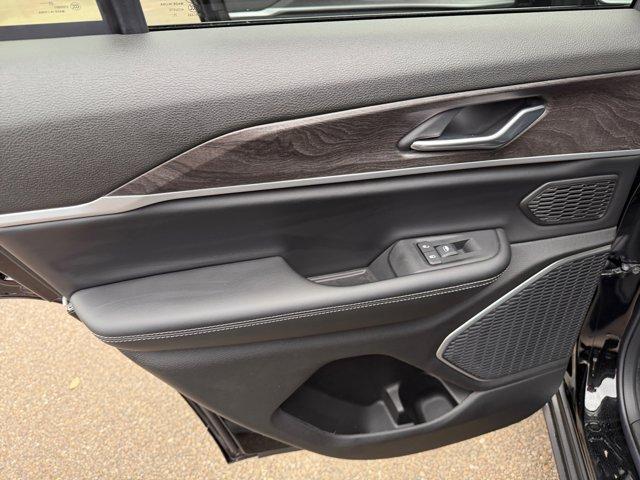 new 2025 Jeep Grand Cherokee car, priced at $43,441