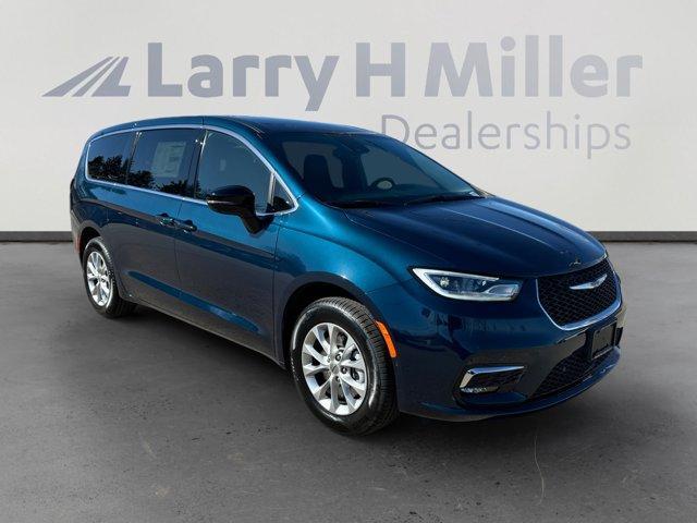 new 2025 Chrysler Pacifica car, priced at $46,910