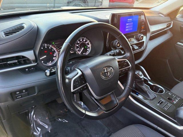 used 2023 Toyota Highlander car, priced at $34,750