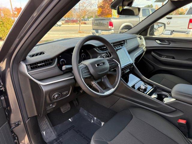 new 2025 Jeep Grand Cherokee car, priced at $35,656