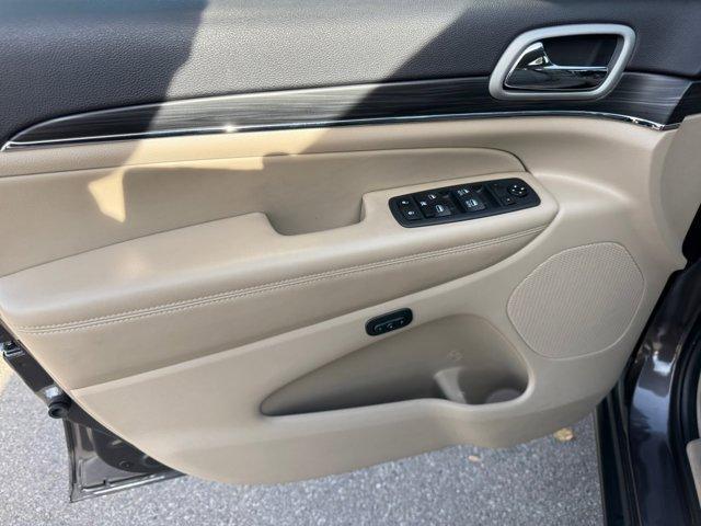 used 2021 Jeep Grand Cherokee car, priced at $27,675